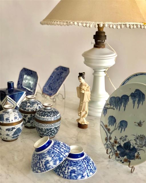 Oriental collectibles in an elegant Lebanese home.  orient  collectible ...