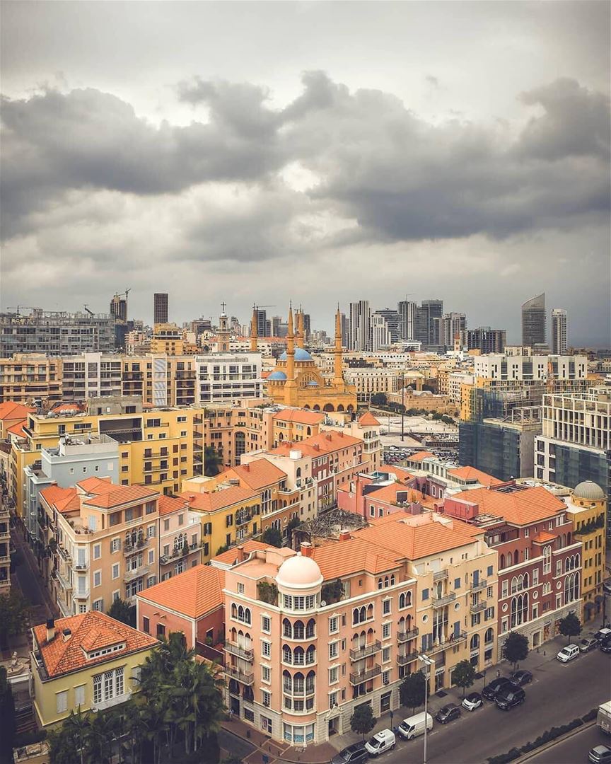 🇱🇧🇧🇷 Os telhados mais coloridos de Beirute escondem uma das áreas mais... (Saifi village)