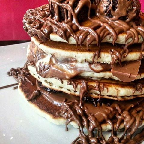 Pancakes with lots and lots of nutella, kinder... That's a good way to start 2016!! 🙈🙈 Credits to @omar.eljamal1992  (Yeh Frozen Yogurt Cafe Beirut)