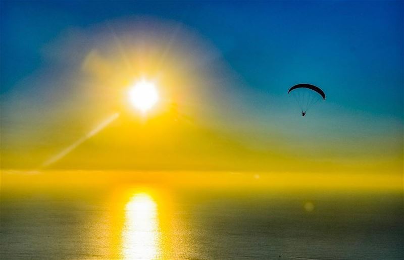 Paragliding at sunset.   sunset  sun  dawn  sea  mediterranean ... (Harîssa, Mont-Liban, Lebanon)