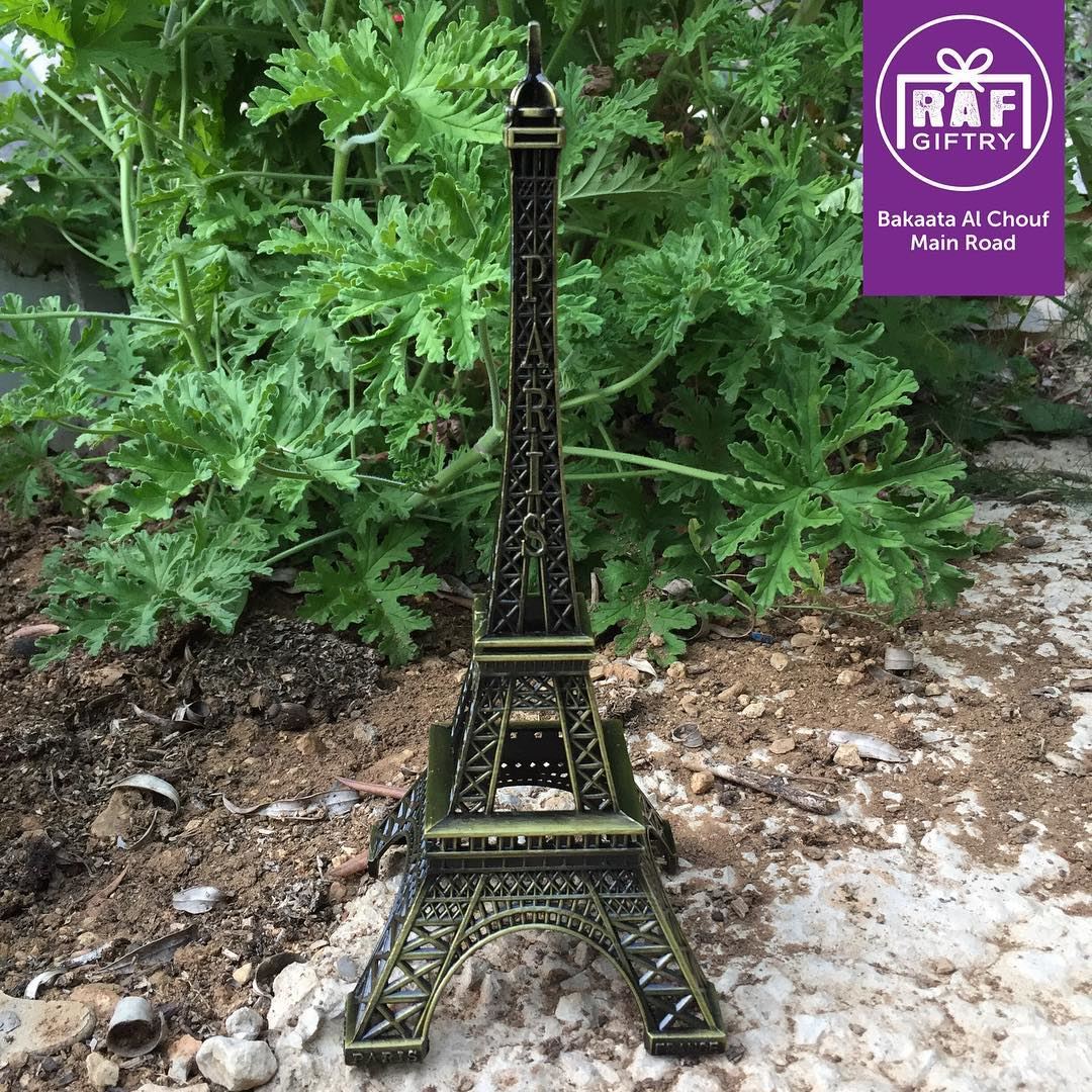 “Paris is always a good idea.” - Audrey Hepburn raf_giftry.......... (Raf Giftry)