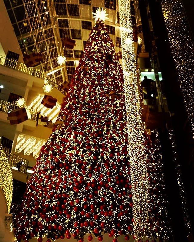  photo  fadiaoun @faaoun  Christmas  lebanon  lemall  dbayeh  tree ...