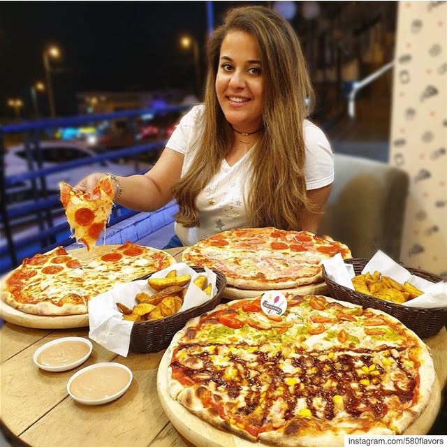 Pizza everyday 🍕🍕 @pizzeriamammamialb ... 580flavors  livelovefood ...
