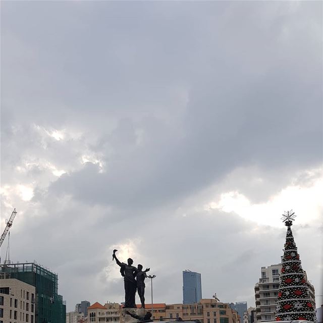  placedesmartyrs  cloudy  greyclouds  christmastree  beirut  downtown ... (Beirut, Lebanon)