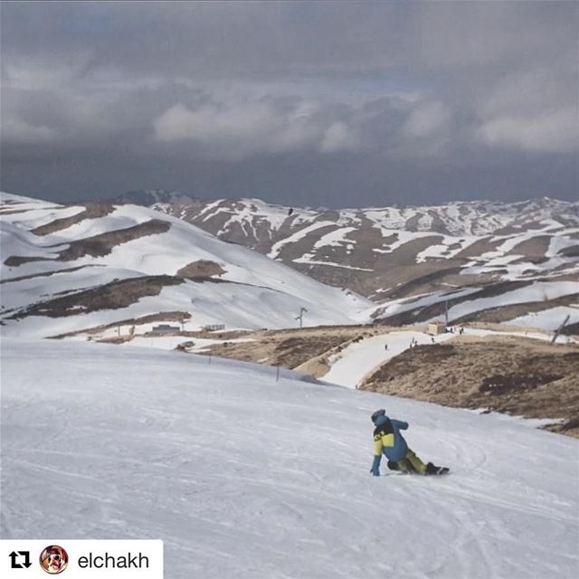 Prayed for snow.. Prayers answered 🙌🏾🎉💫. thankthestorm  snowsnowsnow... (Mzaar Kfardebian Ski Resort)