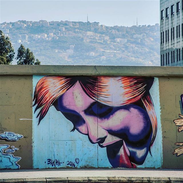 Putting some art &  colors into our concrete walls ... 3akra Lebanon ... (Cornich El Naher)