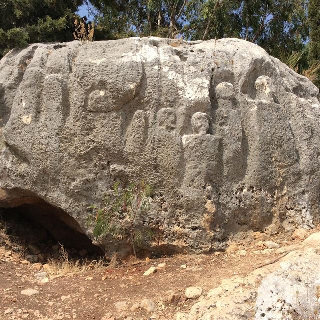  qana  قانا  basrelief  miracleshappen  jesus  apostoles ... (Aïn Qâna, Al Janub, Lebanon)