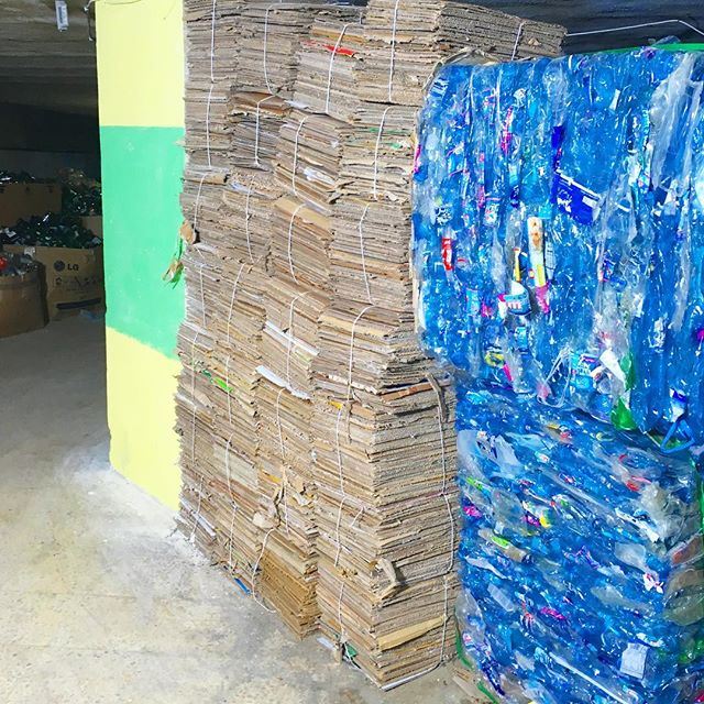 Ready to be recycled ♻️ recycling reduces the need for more landfills, don't throw your plastic metal paper and glass in trash if you dont want to live next to a landfill Recycle RecycleBeirut Beirut Lebanon