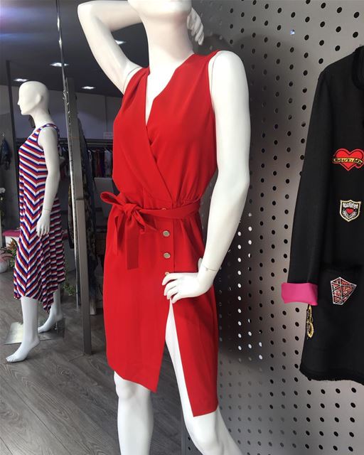 Red dress on Sale!DailySketchLook 381 shopping  italian  boutique ... (Er Râbié, Mont-Liban, Lebanon)
