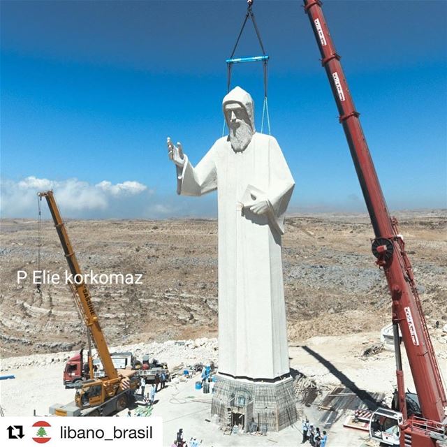  Repost @libano_brasil (@get_repost)・・・A maior estátua de São Charbel do... (Faraya, Mont-Liban, Lebanon)