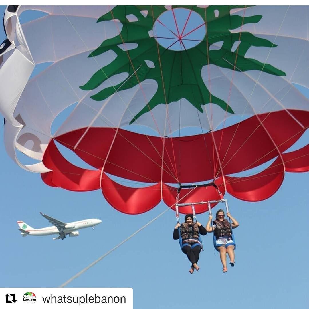  Repost @whatsuplebanon (@get_repost)・・・Nothing beats flying now does... (Movenpik Parasailing)