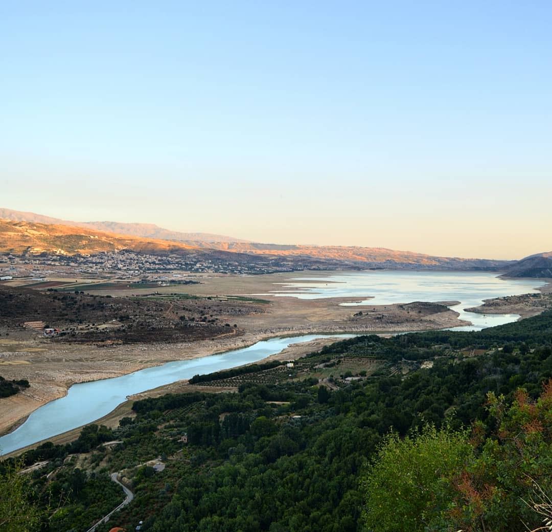 🇱🇧🇱🇧❤❤ roadtrip  lake  water  sunset  mountains  mountainsoflebanon ... (Qaraaoun, Béqaa, Lebanon)