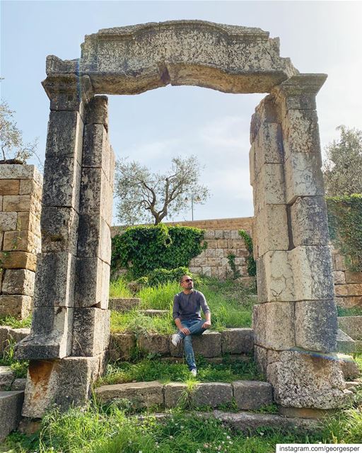 Roman Ruins in Beit-Meri Lebanon 🇱🇧 Catch you soon on my new adventure 🙋 (Mount Lebanon Governorate)