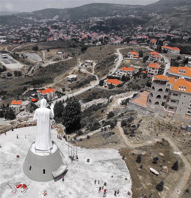 Saint Charbel’s statue overlooking Hammana village.📍Hammana, Lebanon |... (Hammana)