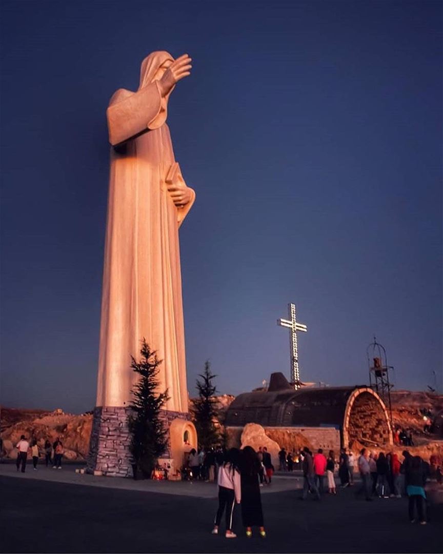 Saint CharbelWishing you a blessed evening 🙏❤️ By: @nidal.majdalani @reli (Faraya, Mont-Liban, Lebanon)