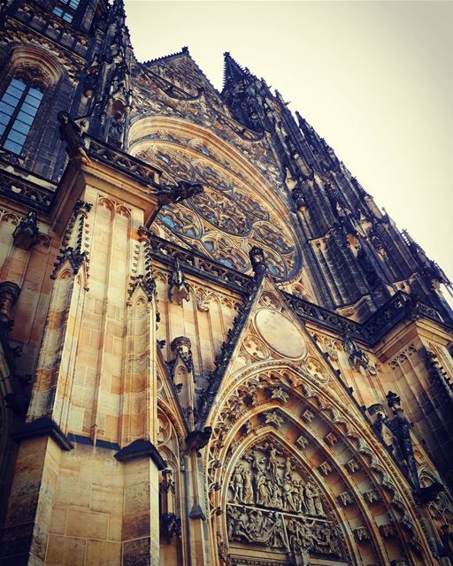  saintvitus  Gothic  obssession  cathedral  church  castle  architecture ... (St. Vitus Cathedral)