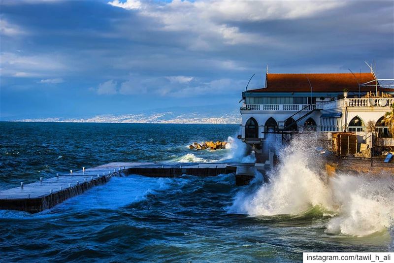 🌊--- seascape  waves  winter  cloudy  picoftheday  instapic  pictures... (Beirut, Lebanon)