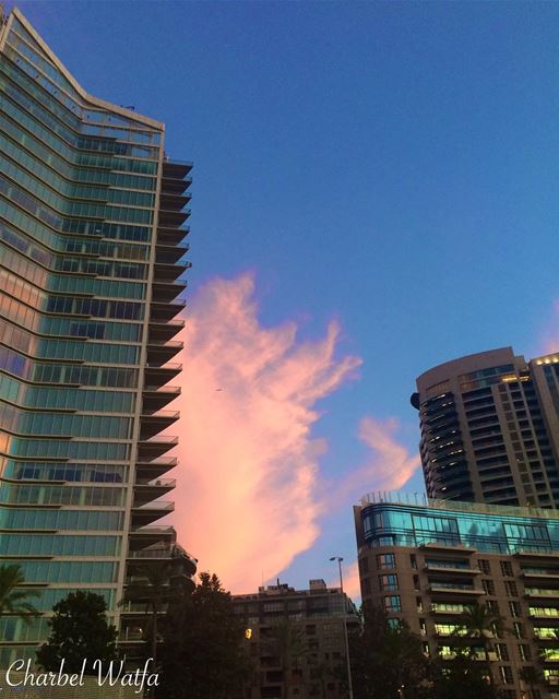  September  shots in  Beirut pinkcloud  whitecloud  between the ... (Beirut, Lebanon)