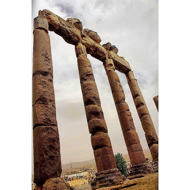 🏛🏛 sergesarkisphotography  photography  canon  canonphotography ... (Baalbek , Roman Temple , Lebanon)