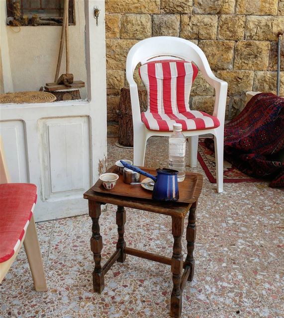 Setting-up a spot for the daily "sobhiyyeh". coffeetime  rituals  lebanon🇱 (Marjayoûn, Al Janub, Lebanon)