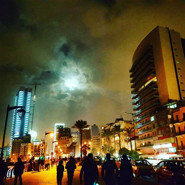 Shadow People shadow  people  night  rush  beirut  lebanon  moon ... (Beirut, Lebanon)