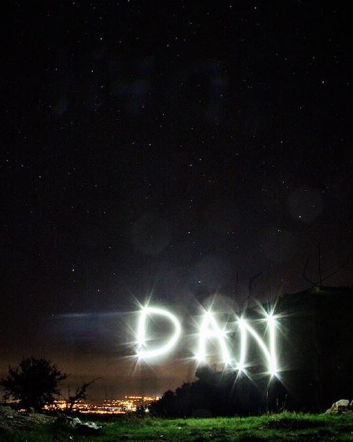 "Shoot for the moon. Even if you miss, you'll land among the stars." dan ... (Feghre-douma)