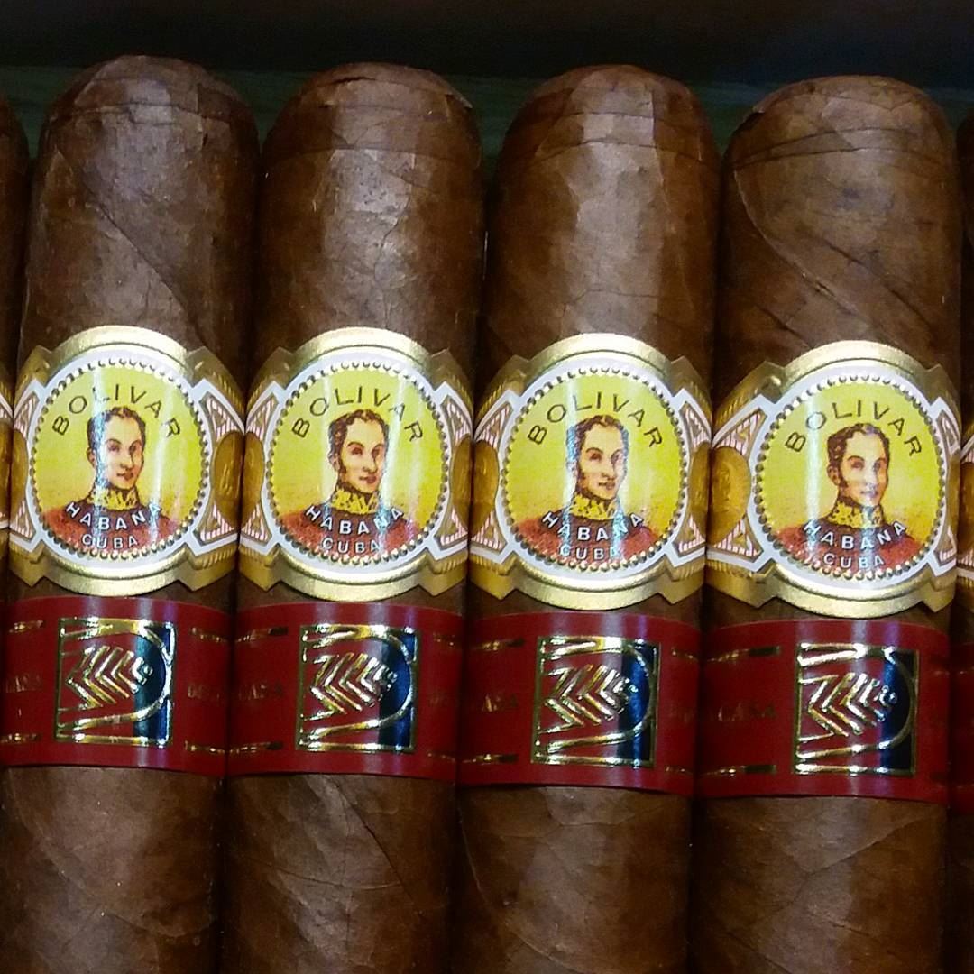 Simon say Hi ......... cigar  cigars  bolivar  cuban  cigarsociety ...