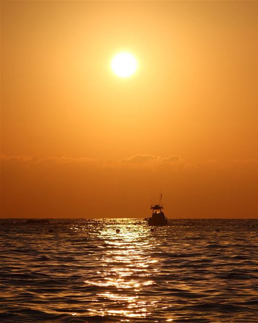 Some gold!  loveyouzanzoun  sailing  sunset_ig  unlimited_sunset ... (Tyre, Lebanon)