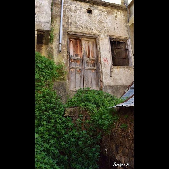 Some memories never fade  oldhouse  memories  myvillage  mynorth ... (Tal Abass - Aakar)