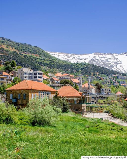 Spring in Lebanon - Baskinta village and the snow capped Mount Sannine 🇱🇧 (Baskinta, Lebanon)