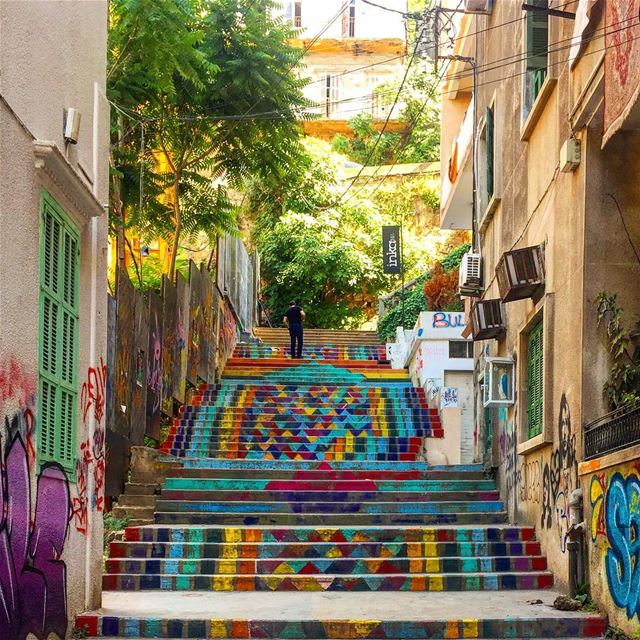 Stairs are meant to be climbed slowly and ran down quickly...in a zigzag... (Achrafieh - Mar Mikhael)