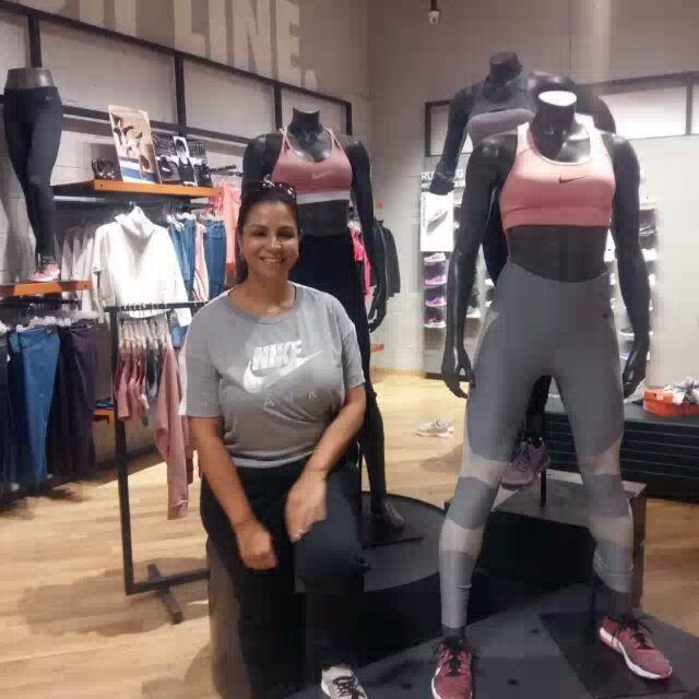 Start ur day by  sport and always with  New  Nike Women chrome  Blush...