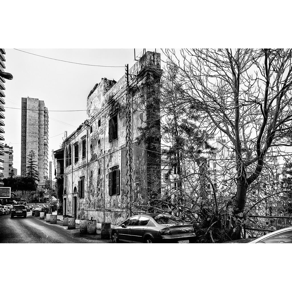  streetphotography  beirut  rasbeirut  lebanon  blackandwhitephoto ... (Ras Beirut - راس بيروت)