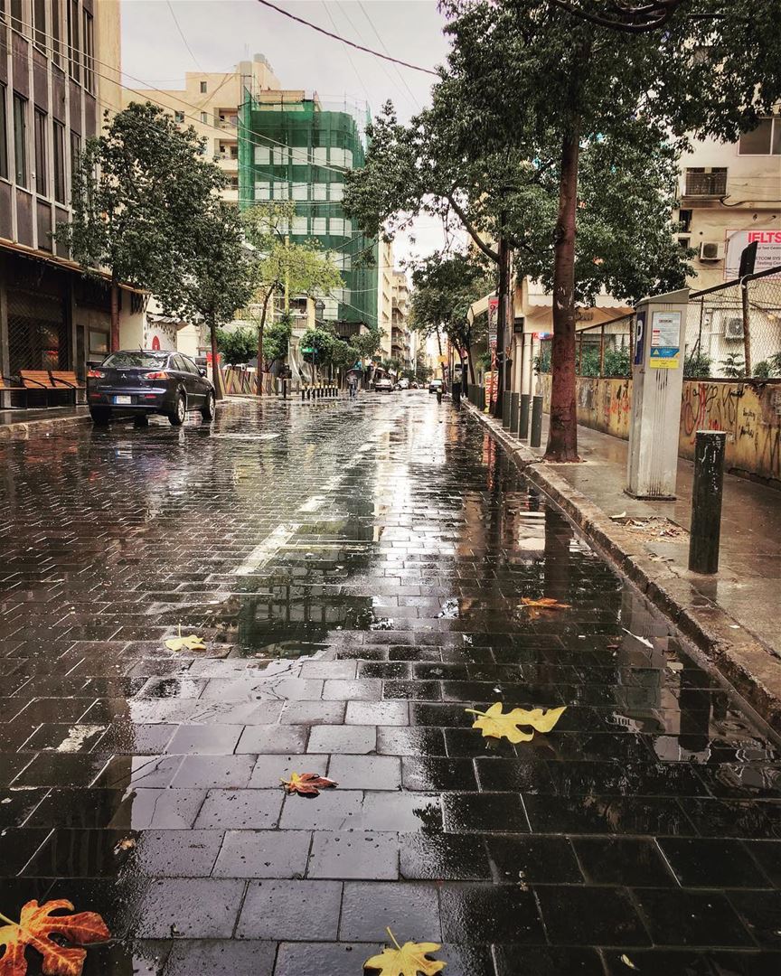 Streets of a new day...  lebanon  lebanonspotlights  migealexplores ... (Rue Makdessi)
