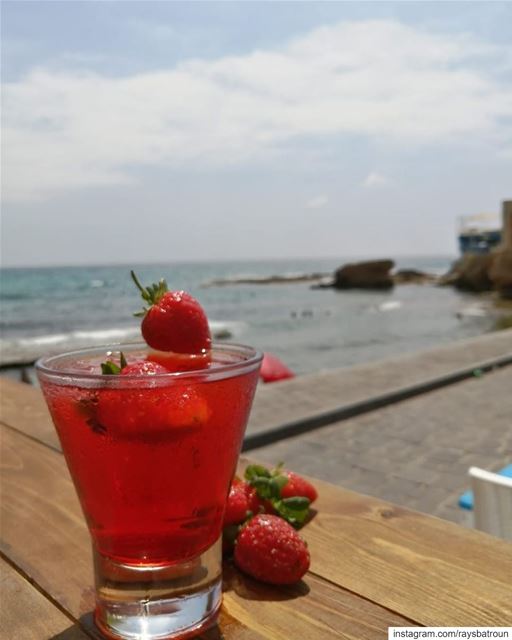 Summer vibes 😍 lebanon  batroun  bahsa  drinks  raysbatroun  summer ... (RAY's Batroun)