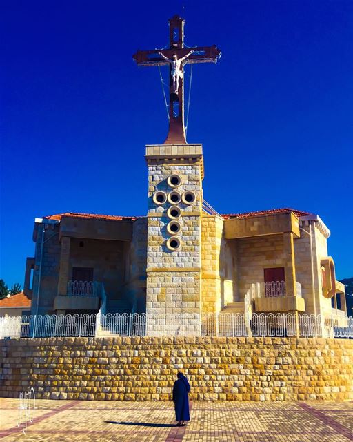 Sunday 👋😊 (Deir-El Salib, Mont-Liban, Lebanon)