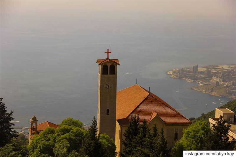  sunday lebanon ghosta pray lebanon_catholicphotograpy jesuschrist... (Ghosta, Mont-Liban, Lebanon)