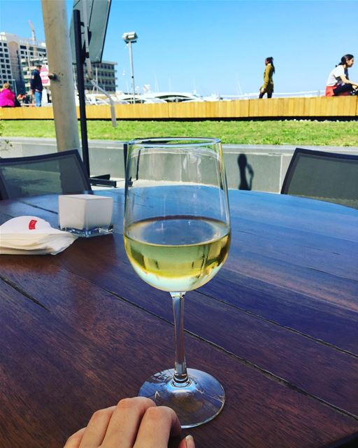 🥂-- sundays beirut lebanon wine instagram foodie  art happy... (Zaitunay Bay)