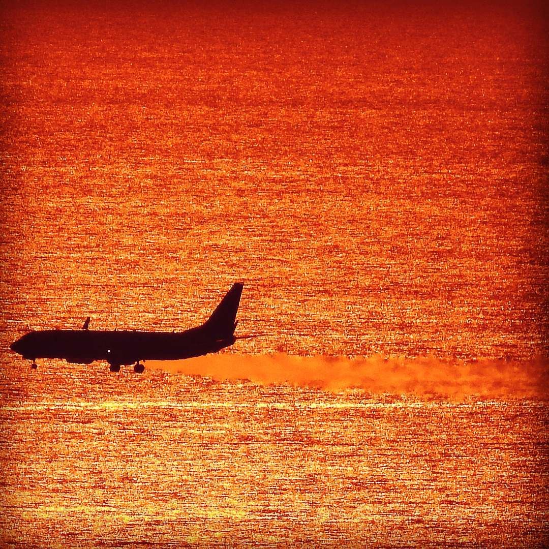 Sunset  landing lps  mea  airport  aviation  plane ig_lebanon ... (Lebanon)