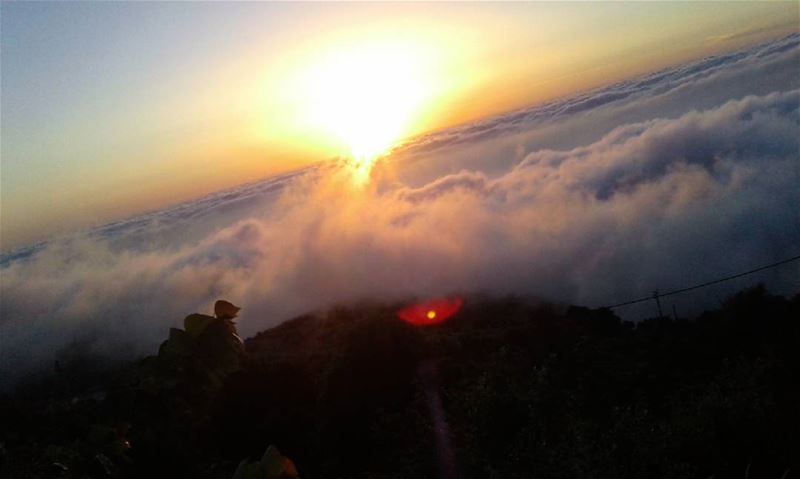  sunset  picoftheday  sky  sunrise  sun  cloud  montain  whatsuplebanon ... (`Akkar, Liban-Nord, Lebanon)