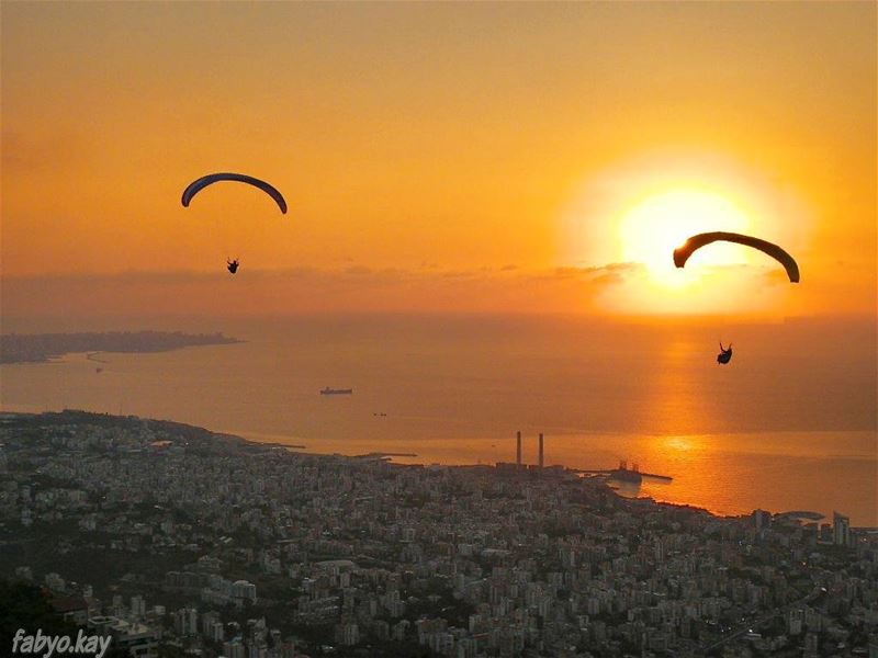  sunset sunsetlovers sunsetporn skylovers lebanonspotlights  paragliding... (Our Lady of Lebanon)