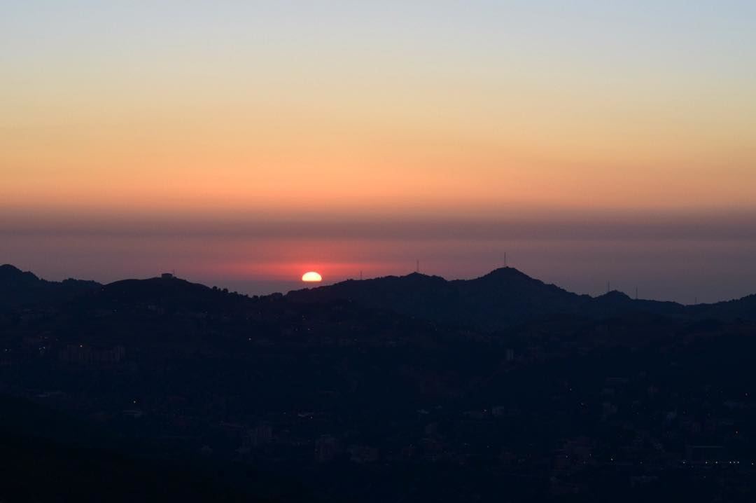 💛... sunset  sunsetphotography  sunsets  sunset🌅  sunsetaddict ... (Faraya, Mont-Liban, Lebanon)
