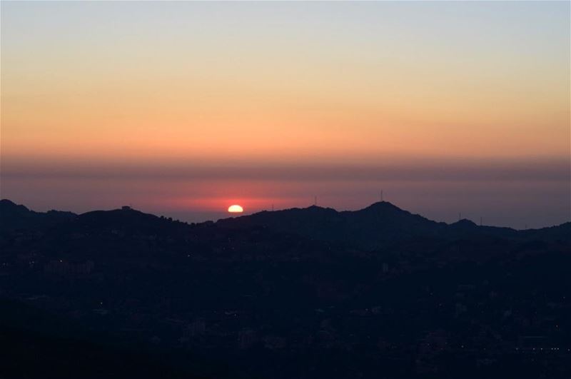 💛... sunset  sunsetphotography  sunsets  sunset🌅  sunsetaddict ... (Faraya, Mont-Liban, Lebanon)