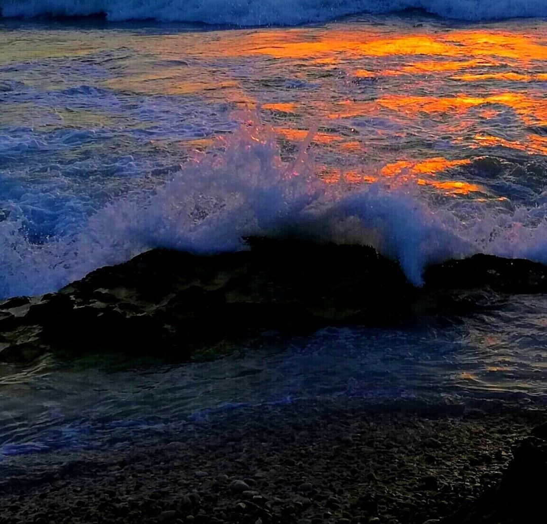  sunsettime  goldensea  waves sea ...