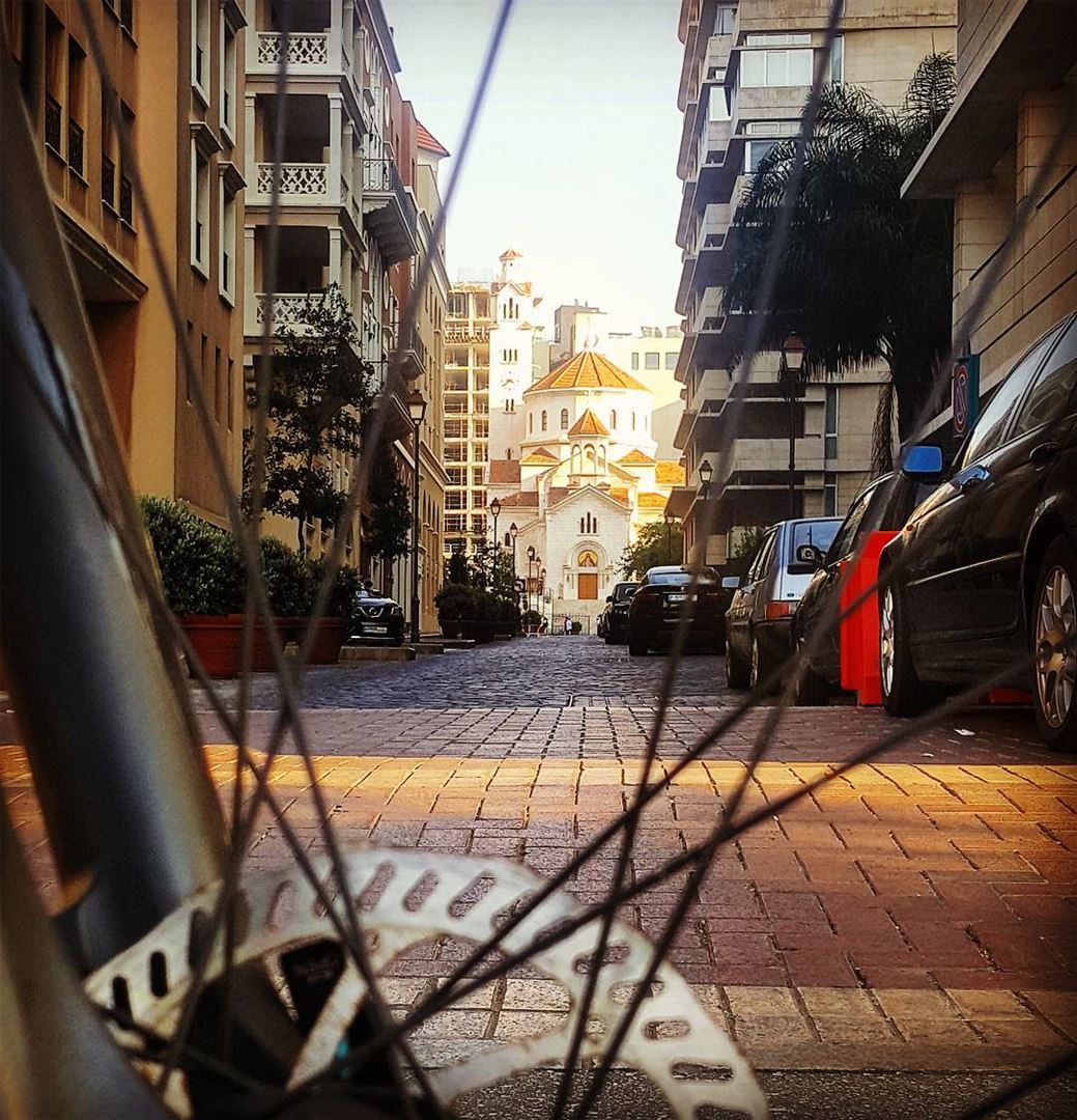 Taking the wheels out..To let them taking me anywhere..🚲 beirut ... (Saint Elie Church Downtown)