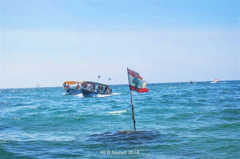  tb  tripoli  sea  boat  lebanon  lebanese  flag  waves  northlebanon  sky... (Tripoli, Lebanon)