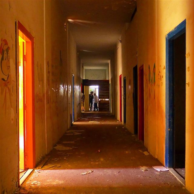 The colors of lights.... and what remains from the Gebeily Hotel in Aley.... (Alley, Mont-Liban, Lebanon)