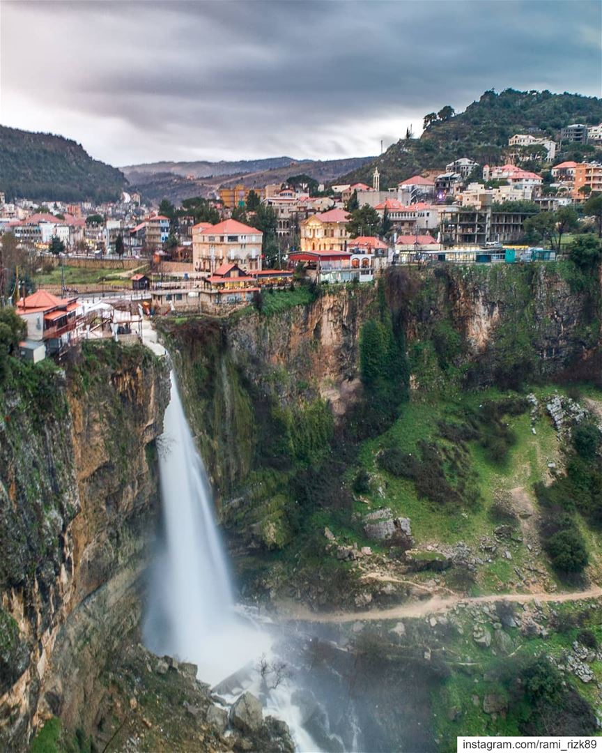 The famous waterfall 😍... Jezzine  waterfall  drone  dji  drones ... (Jezzîne, Al Janub, Lebanon)