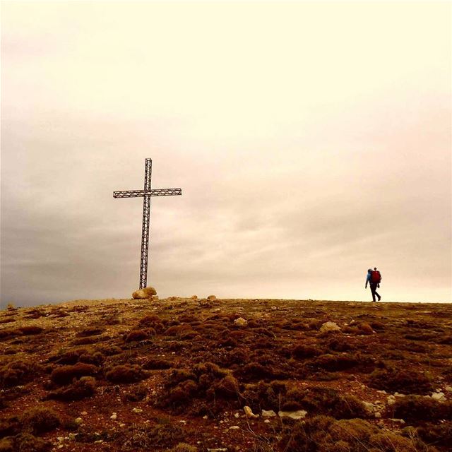 THE MAN ON TOP OF THE MOUNTAIN DIDN'T FALL THERE. thecross  oursavior ... (Jered Tannourine)