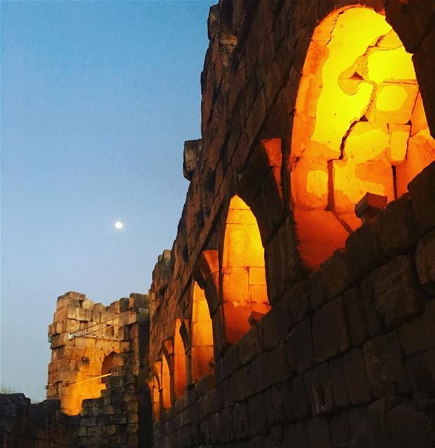 The Moon 🌙 Is Our Neighbor. baalbeck  cityofthesun  lebanon ... (Temple of Bacchus)